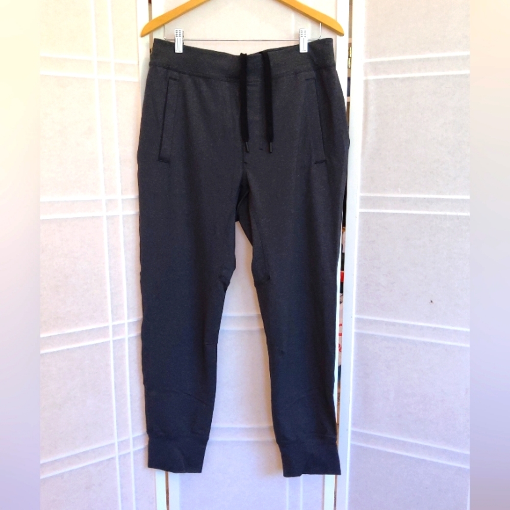 Lululemon men's dark gray joggers pants